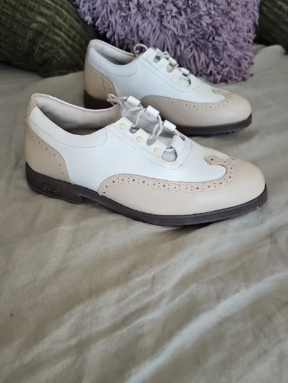 FootJoy Women's White and Beige Golf Oxfords